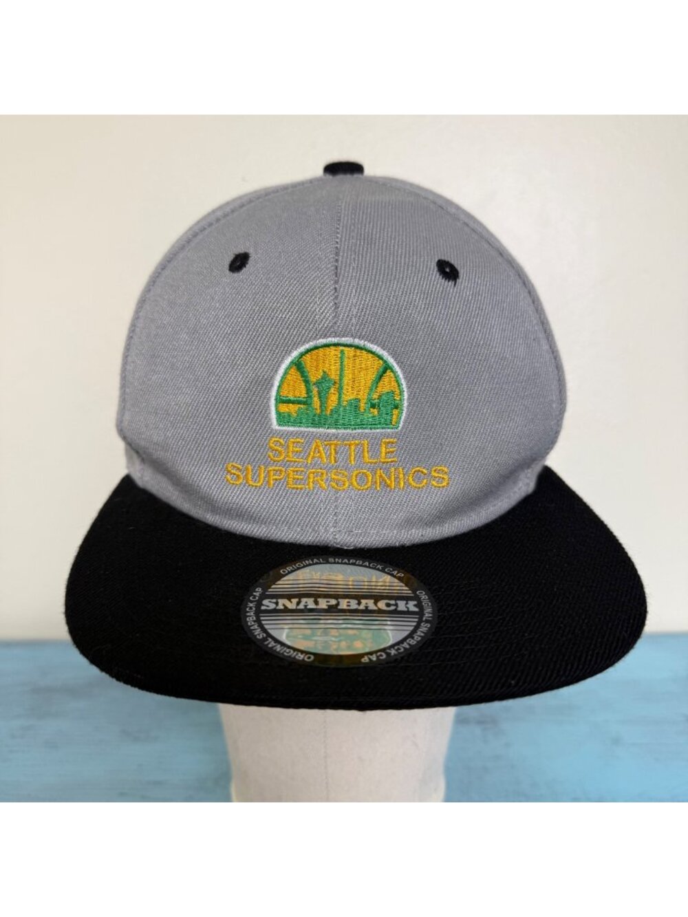 Seattle SuperSonics Gray Snapback Hat Cap Skyline Logo OS EUC
